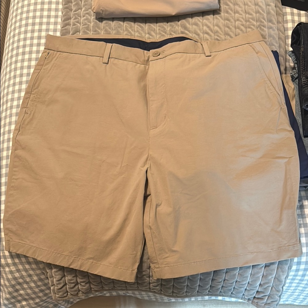 Vineyard Vines Men's Khaki Flat Front Shorts
